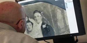 التكنولوجيا الرقمية تعيد الحياة للصور التذكارية القديمة